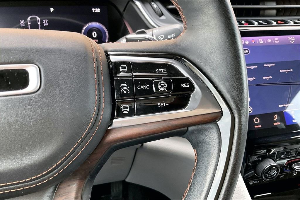 Used 2021 Jeep Grand Cherokee L Summit w/ Luxury Tech Group V image 19