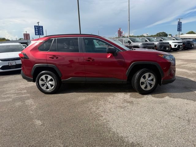 Used 2021 Toyota RAV4 LE FWD image 5