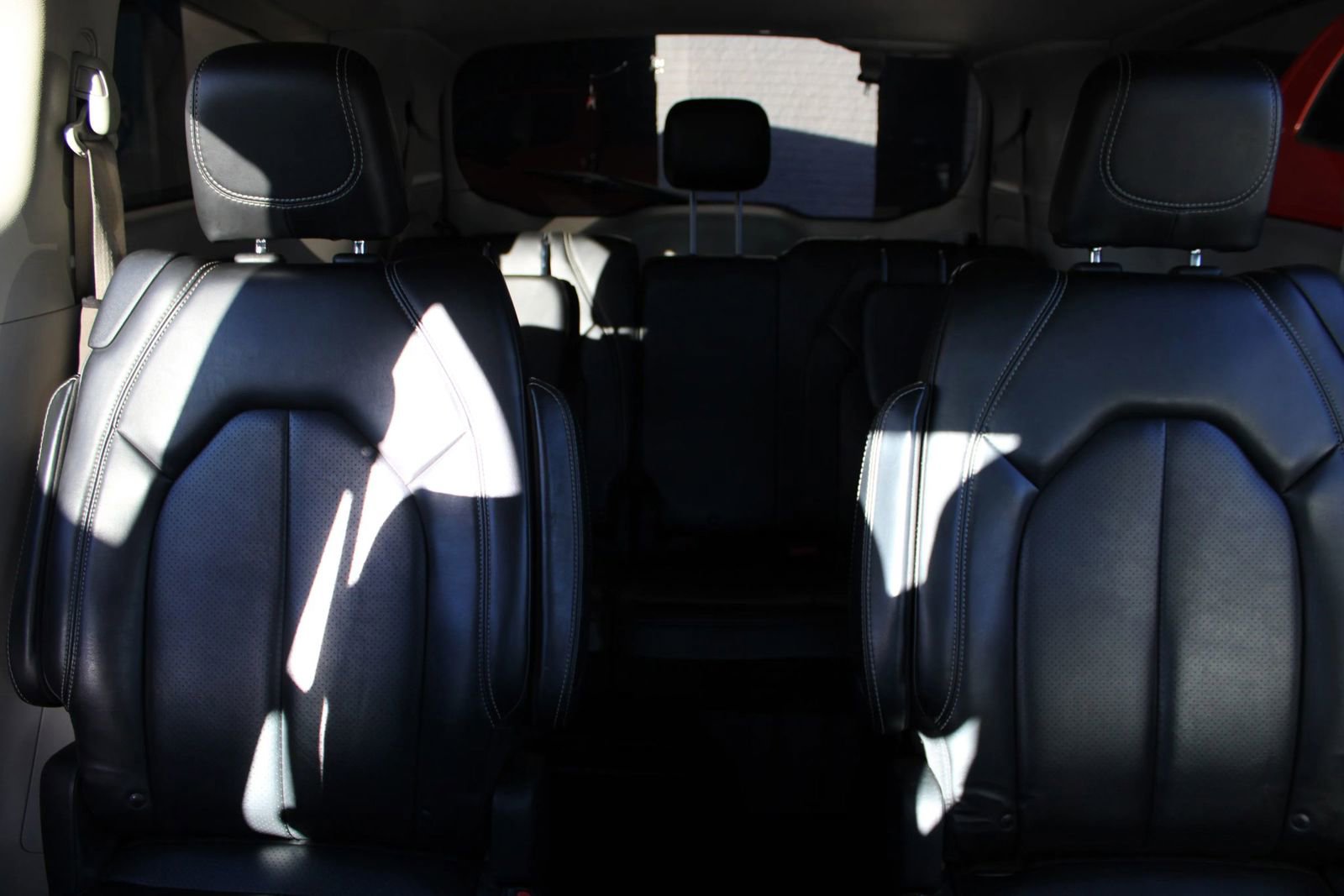 Used 2020 Chrysler Voyager Lxi image 7