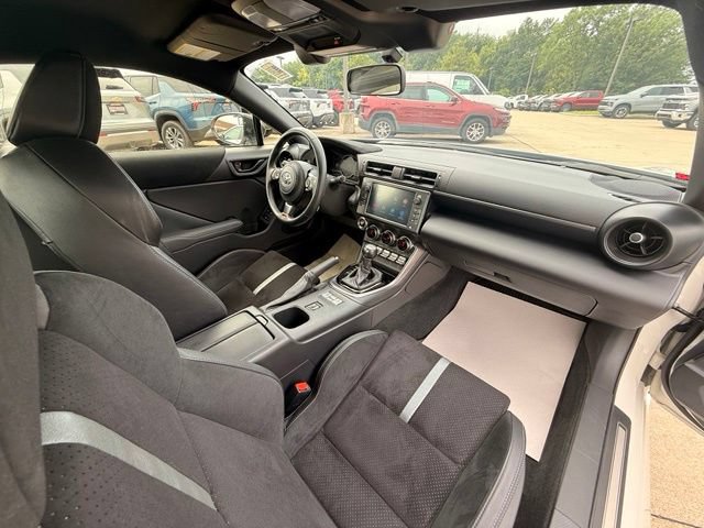 Used 2025 Toyota GR86 Premium w/ Performance Package RWD image 26