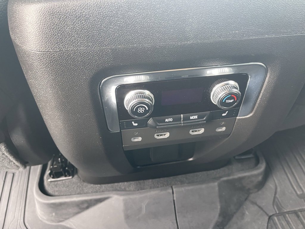 Used 2023 GMC Yukon Denali w/ Denali Reserve Package image 25