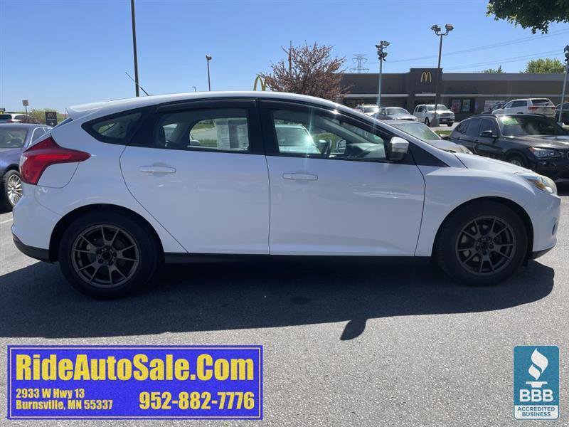 Used 2014 Ford Focus SE w/ SE Winter Package FWD image 4