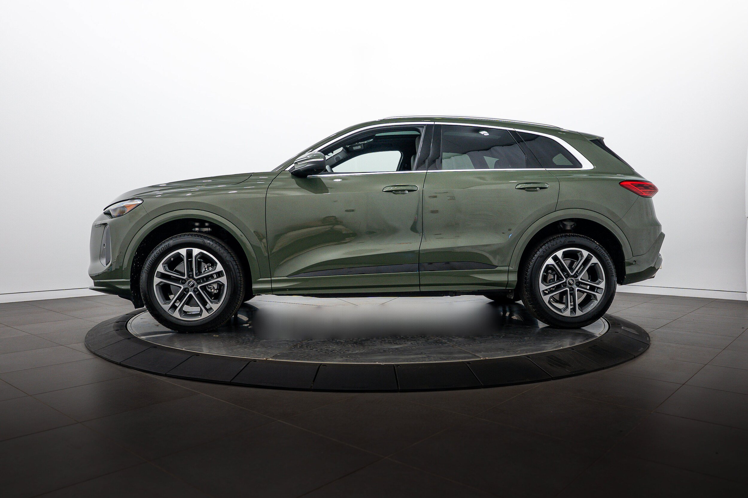 Used 2025 Audi Q5 Premium Plus w/ Premium Plus AWD/4WD image 6