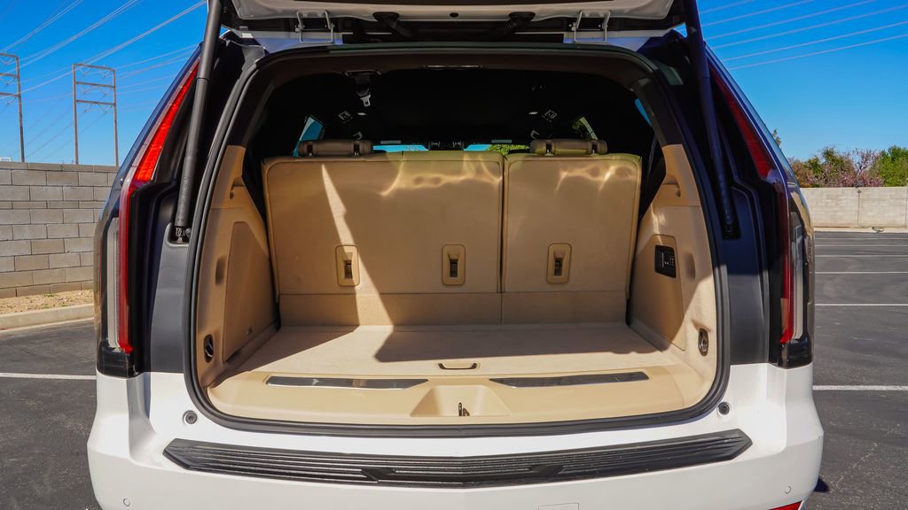 Certified 2021 Cadillac Escalade Premium Luxury image 9