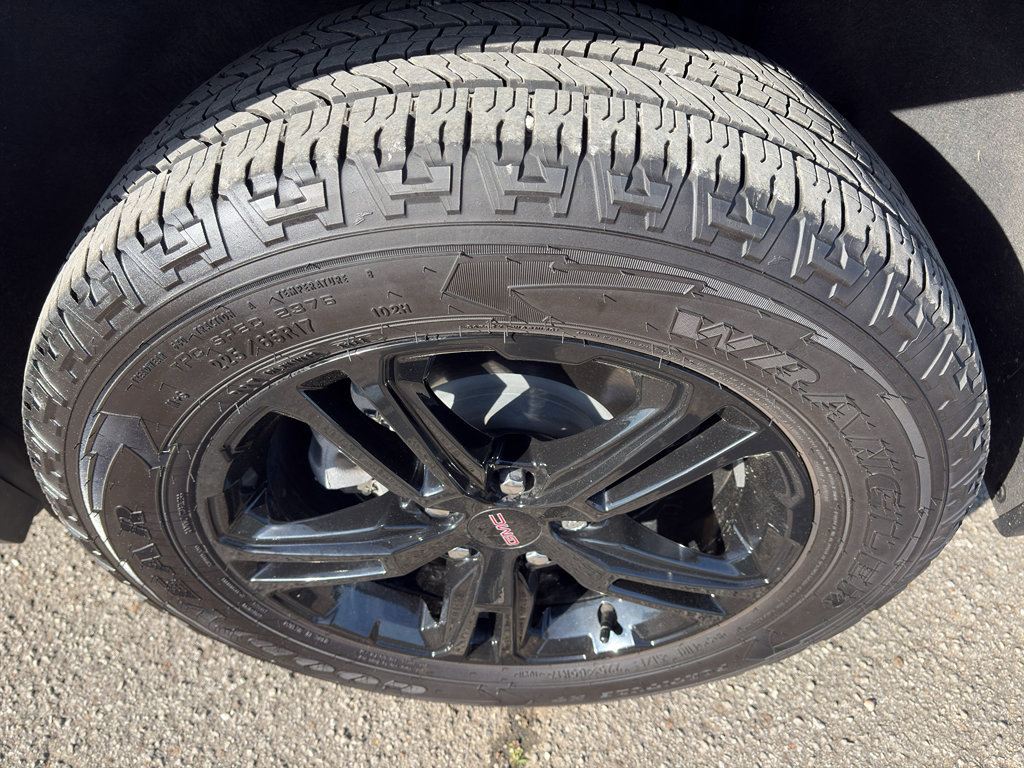 Used 2024 GMC Terrain AT4 w/ LPO, Floor Liner Package AWD/4WD image 23