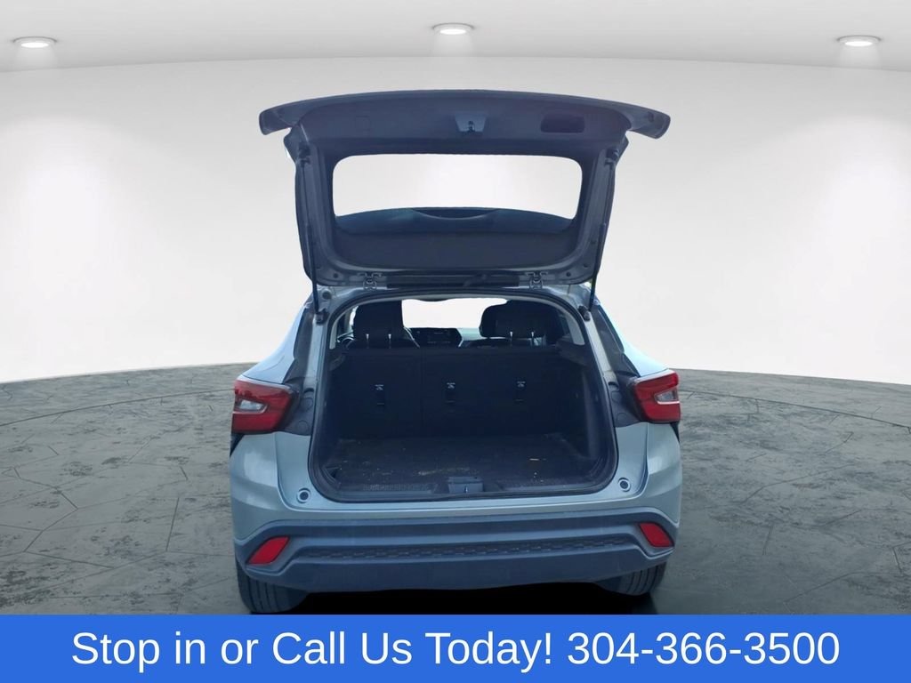 Used 2024 Chevrolet Trax LS w/ LS Convenience Package FWD image 13