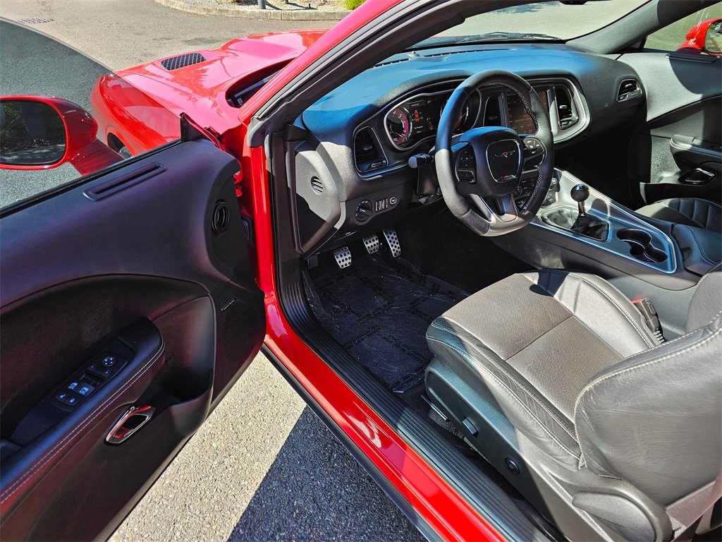 Used 2015 Dodge Challenger SRT Hellcat image 13