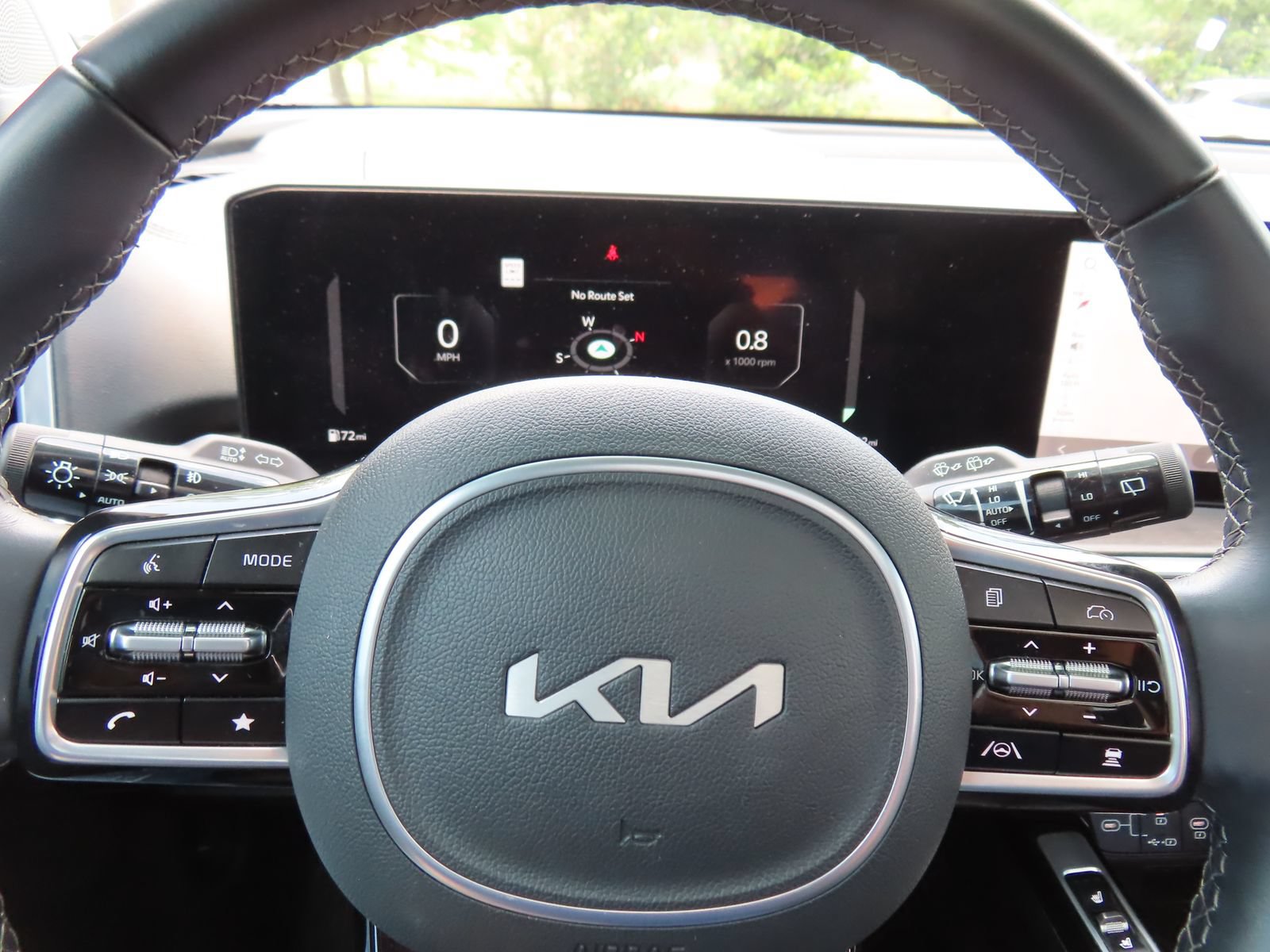 Used 2025 Kia Sorento SX AWD/4WD image 17