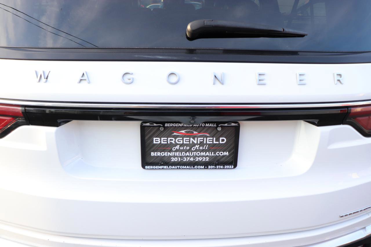 Used 2024 Jeep Wagoneer L Series II w/ Flexible Seating Group image 58