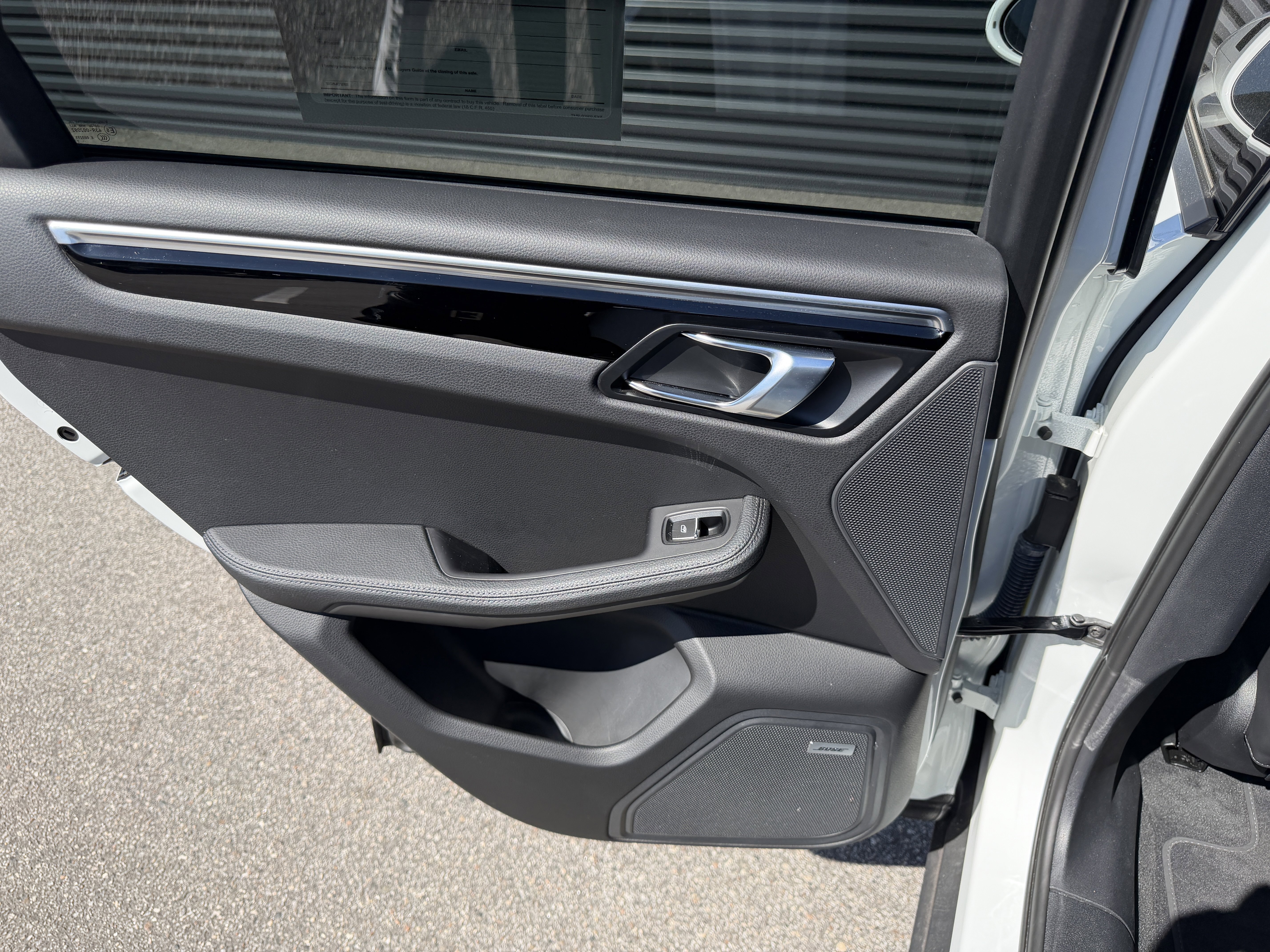 Certified 2022 Porsche Macan image 24