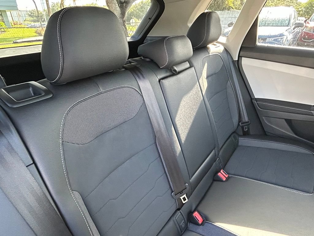 New 2026 Volkswagen Taos SE FWD image 38