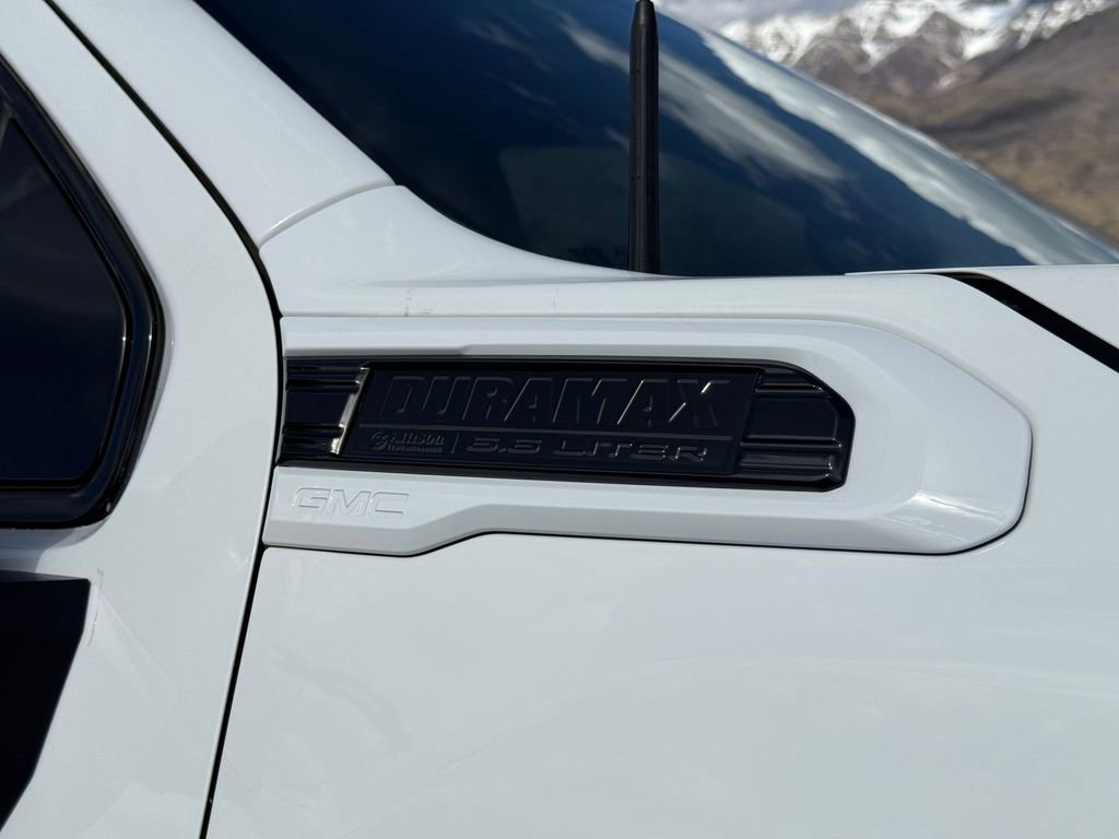 Used 2023 GMC Sierra 3500 SLT w/ SLT Premium Package AWD/4WD image 17