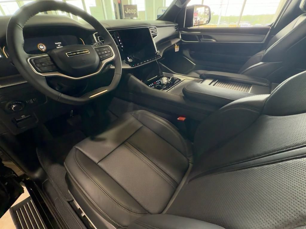 New 2026 Jeep Grand Wagoneer Limited AWD/4WD image 4