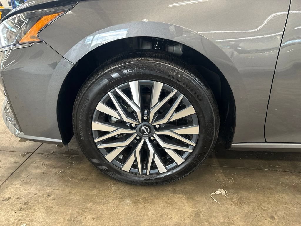 Used 2025 Nissan Altima 2.5 SV AWD/4WD image 27