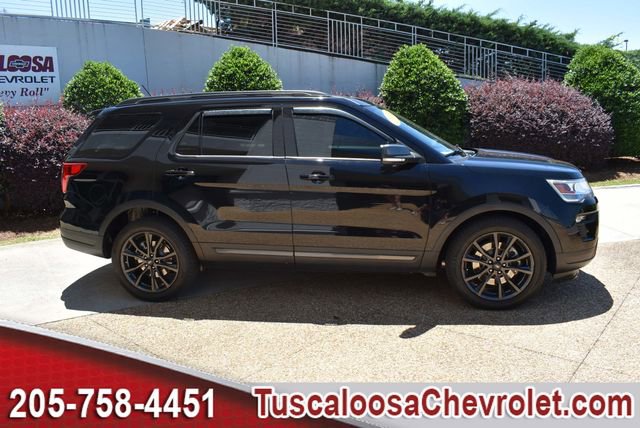 Used 2018 Ford Explorer XLT w/ Equipment Group 202A FWD image 13
