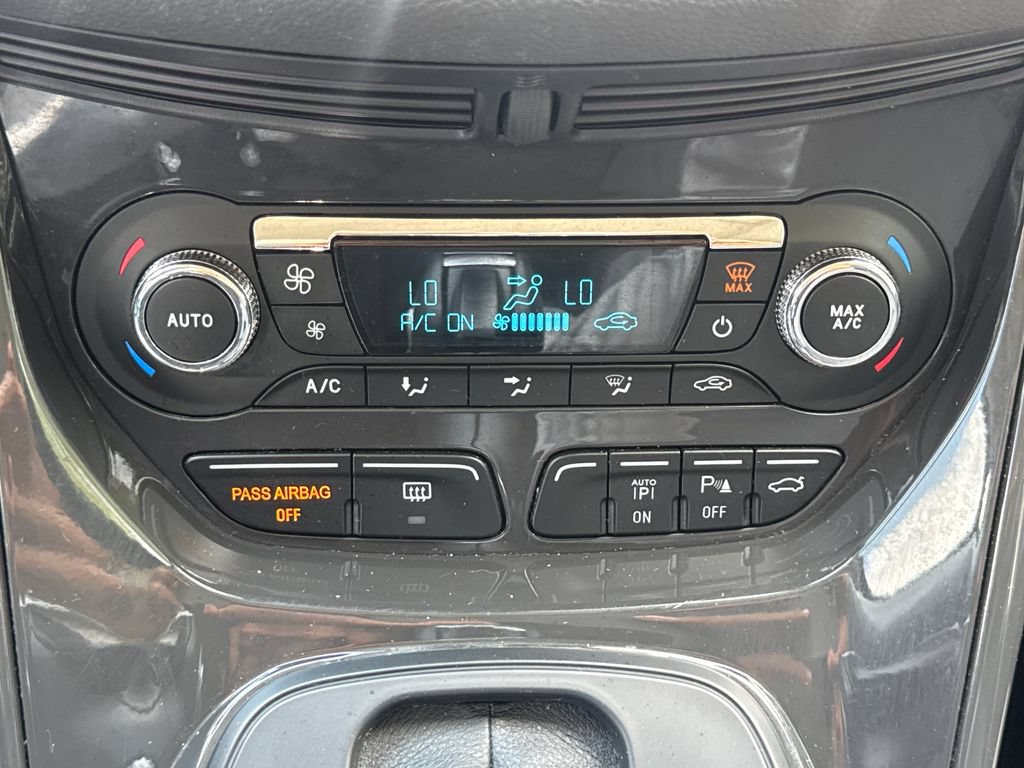 Used 2015 Ford Escape Titanium w/ Equipment Group 301A AWD/4WD image 24
