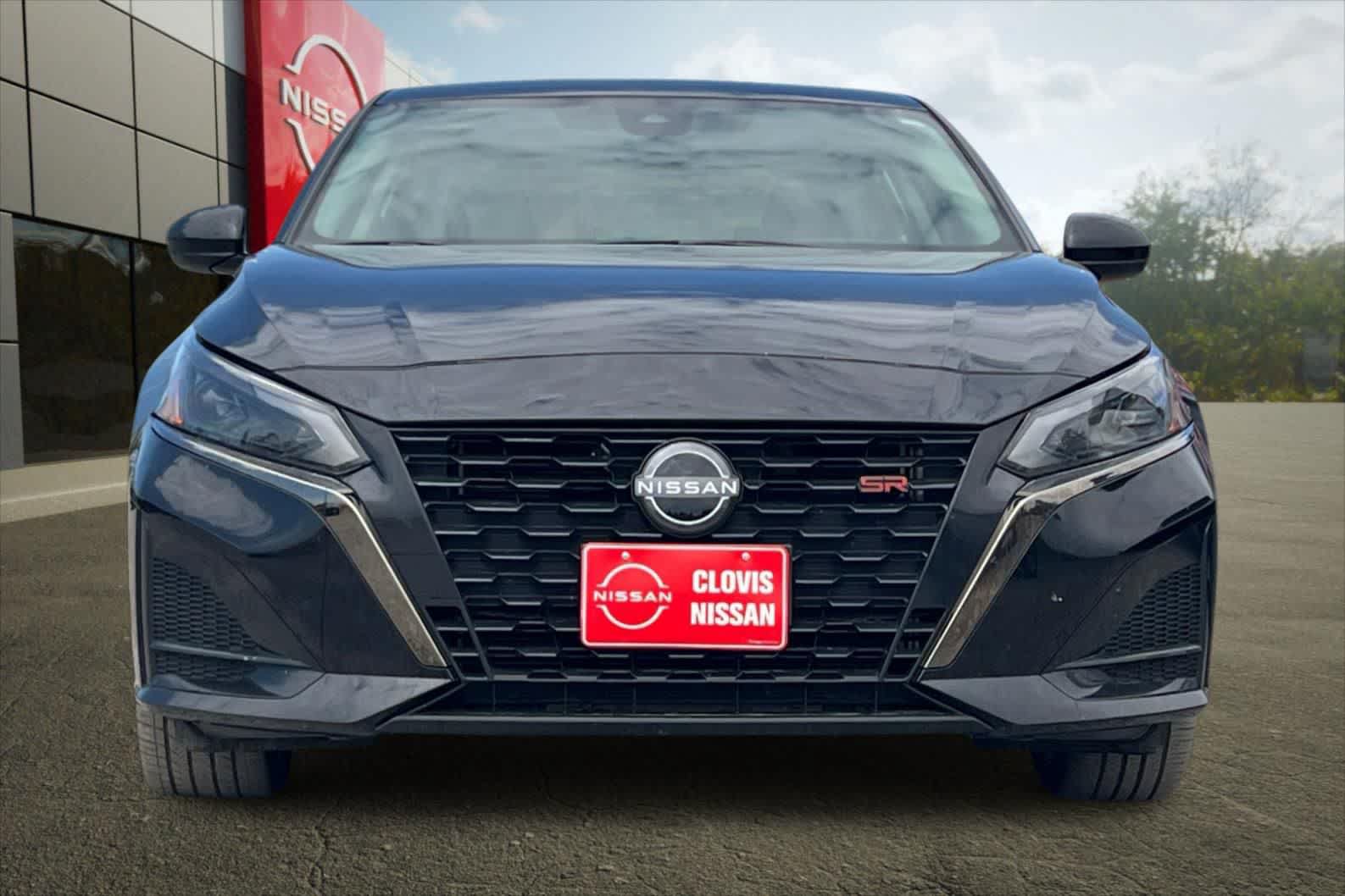 Used 2024 Nissan Altima 2.5 SR FWD image 11
