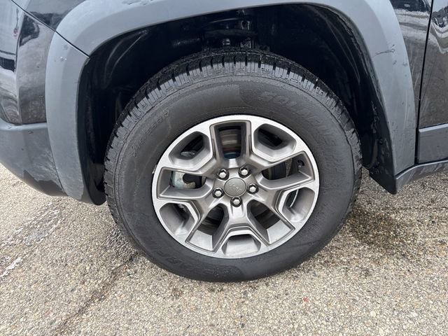 Used 2022 Jeep Cherokee Trailhawk AWD/4WD image 14