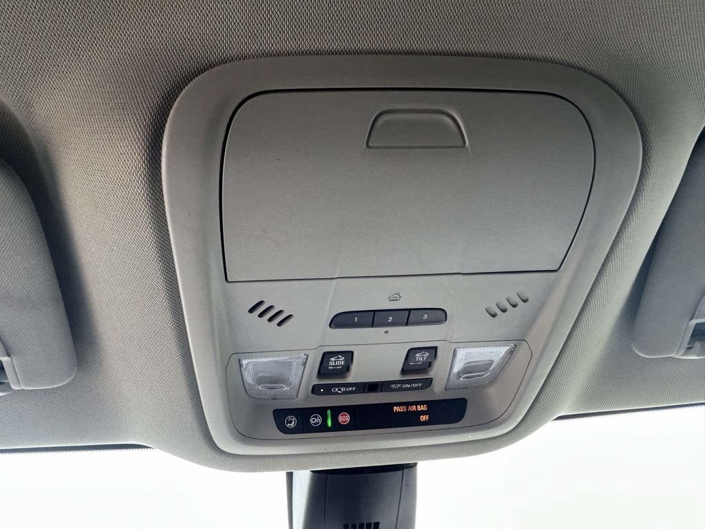 Used 2019 Buick Enclave Avenir w/ Avenir Technology Package FWD image 31