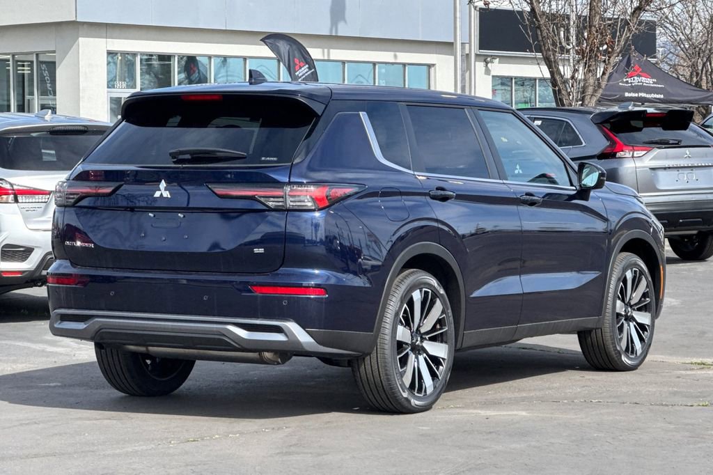 New 2026 Mitsubishi Outlander SE AWD/4WD image 4