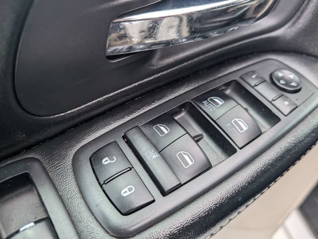 Used 2019 Dodge Grand Caravan SXT FWD image 13