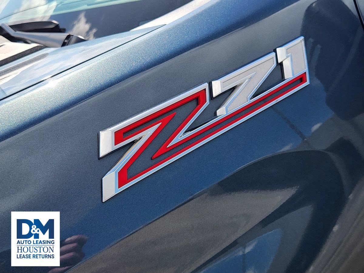 Used 2025 Chevrolet Silverado 2500 Custom w/ Custom Value Package image 17