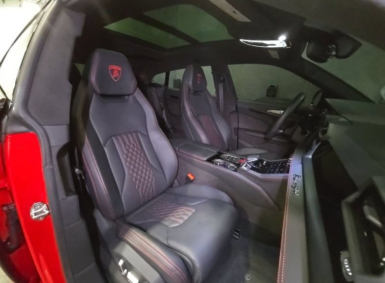 Used 2025 Lamborghini Urus SE AWD/4WD image 4