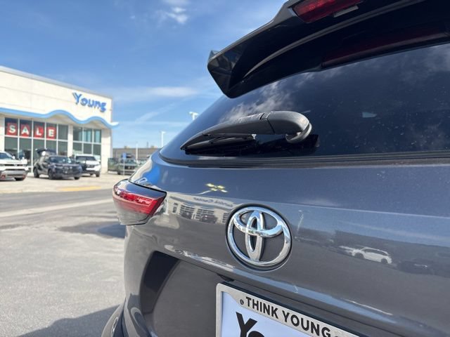 Used 2020 Toyota Highlander LE AWD/4WD image 34