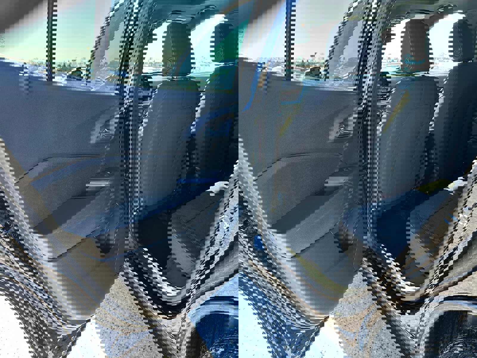 Used 2025 Chevrolet Trax RS w/ Sunroof Package image 15