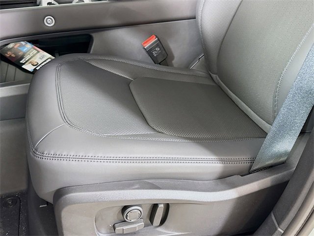 New 2026 Land Rover Defender 110 X-Dynamic SE image 22