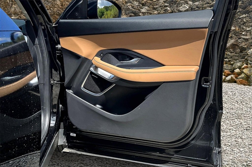 Used 2022 Jaguar E-PACE SE image 23