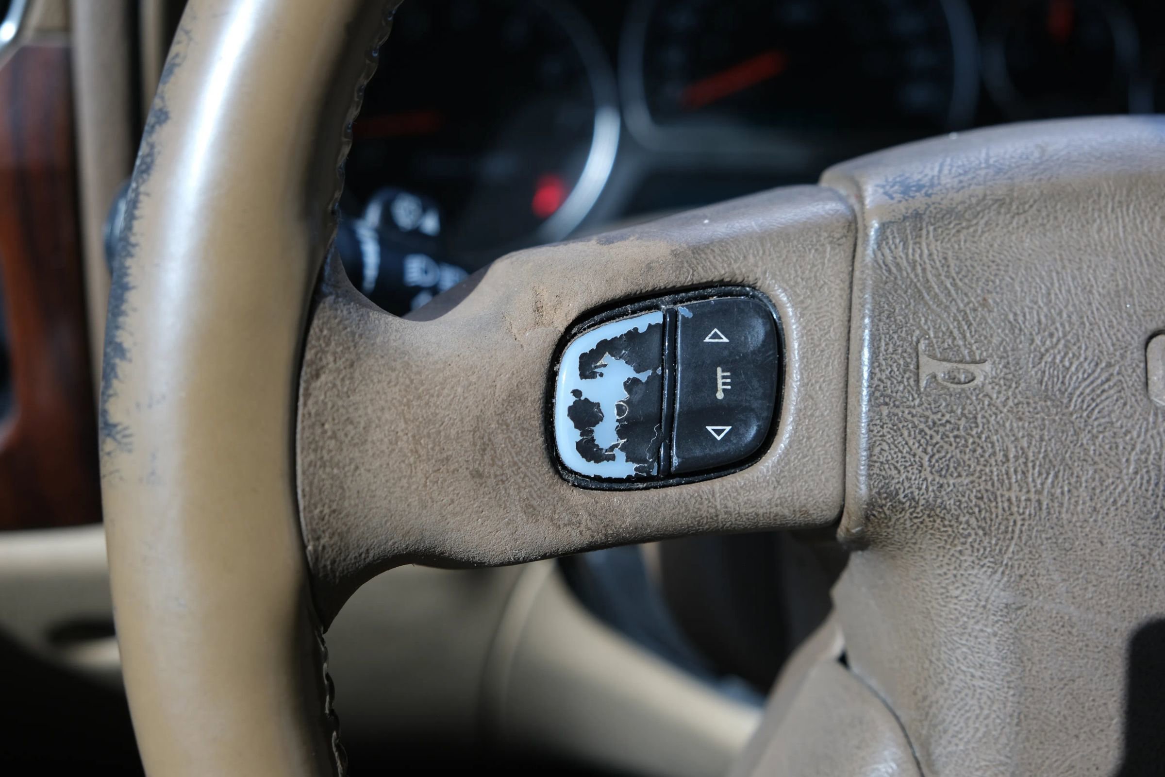 Used 2003 GMC Envoy SLT image 33