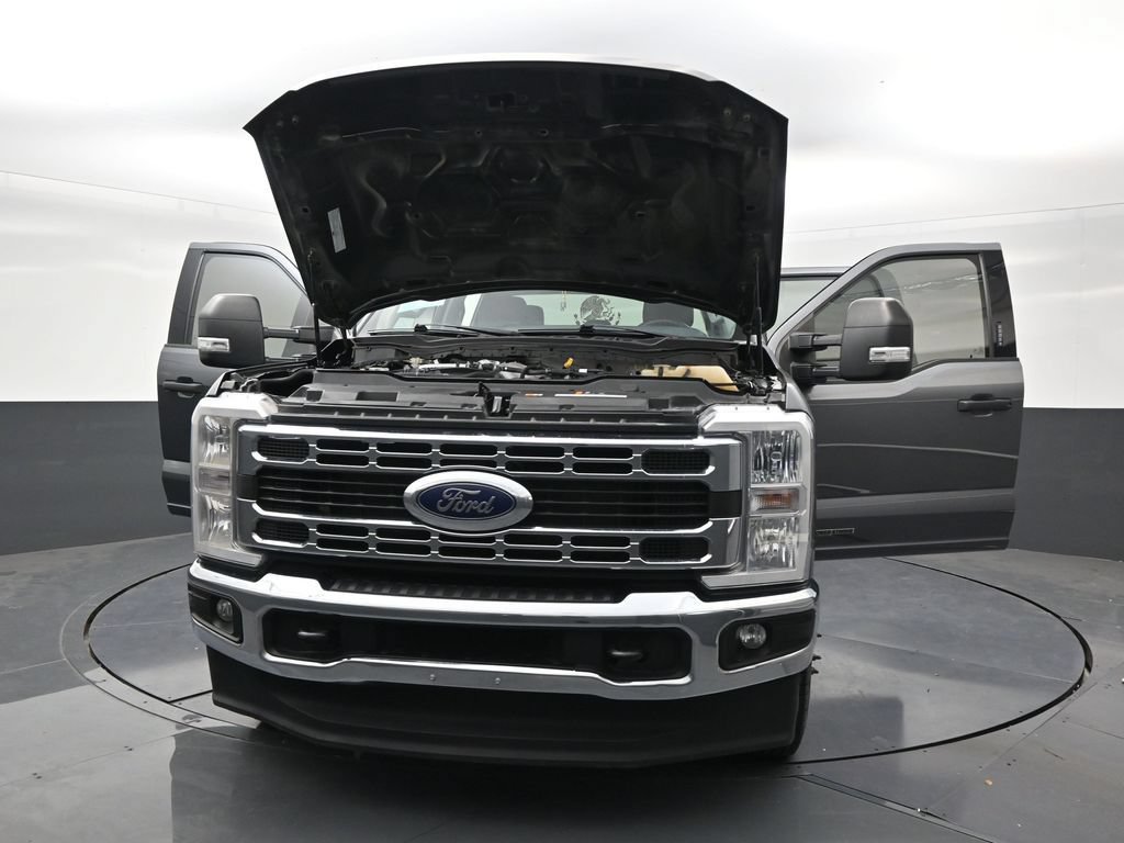 Used 2023 Ford F350 XLT w/ Camper Package AWD/4WD image 32