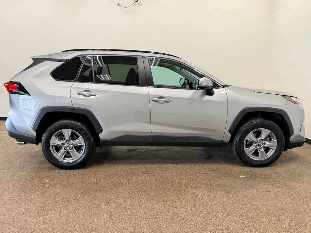 Used 2022 Toyota RAV4 XLE w/ Convenience Package AWD/4WD image 9