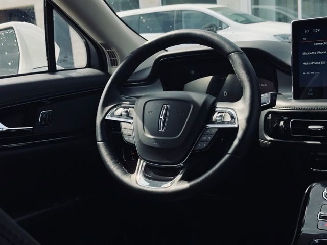 Used 2023 Lincoln Nautilus AWD image 24