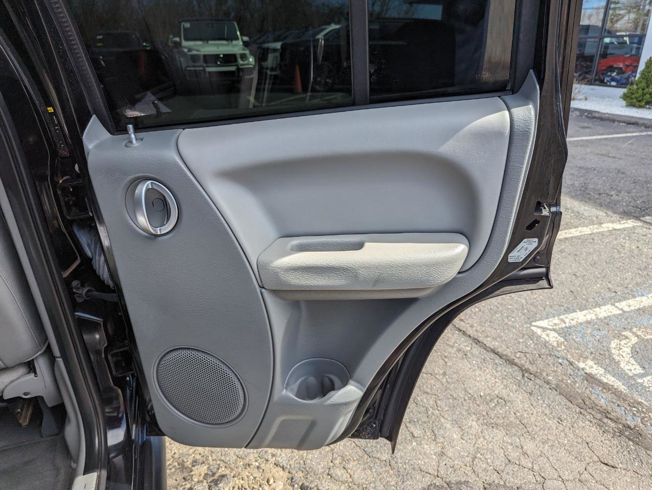 Used 2005 Jeep Liberty Limited AWD/4WD image 33