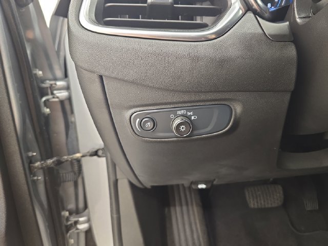 Used 2024 Chevrolet Equinox LT FWD image 33