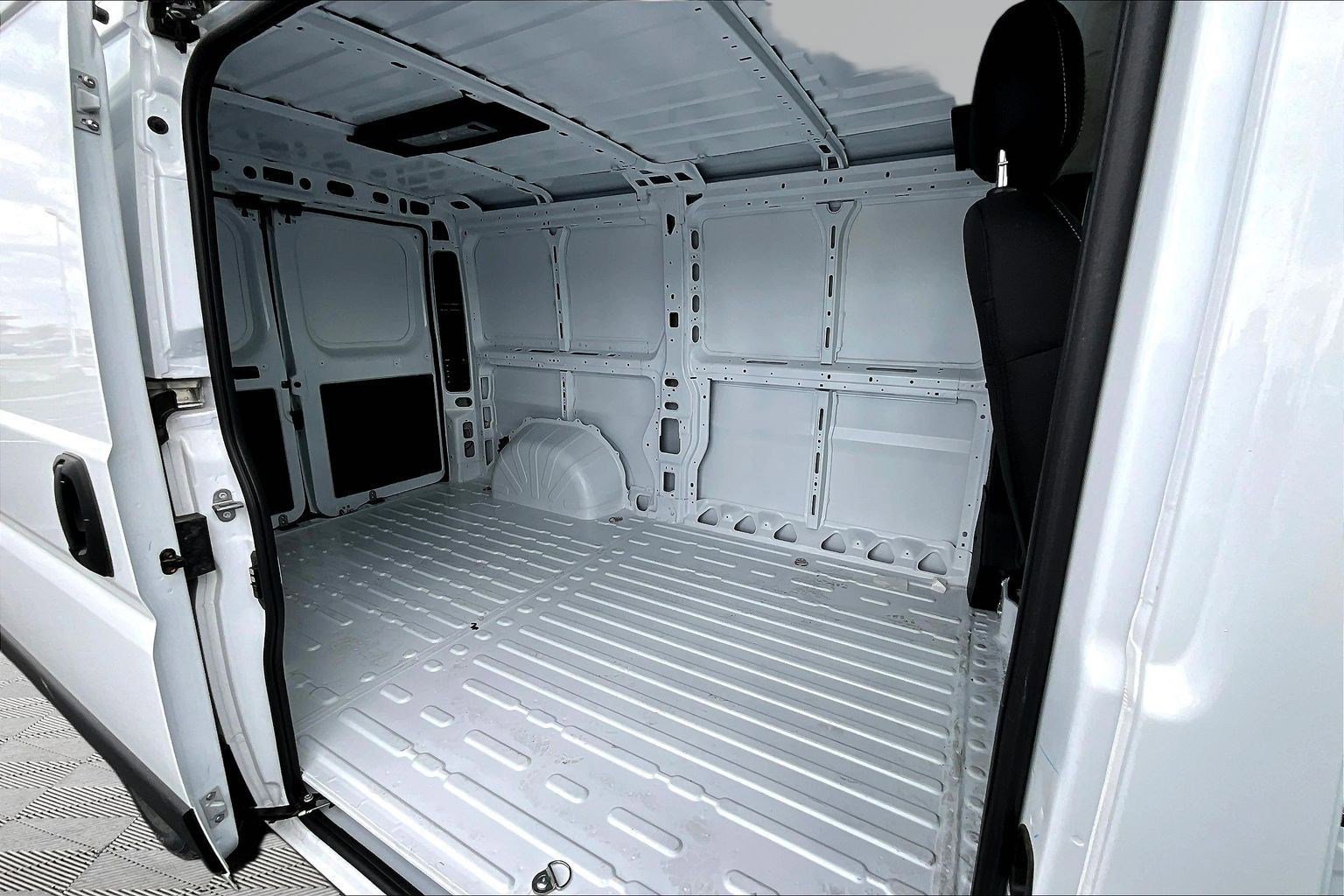 New 2026 RAM ProMaster 1500 w/ Convenience Group FWD image 11