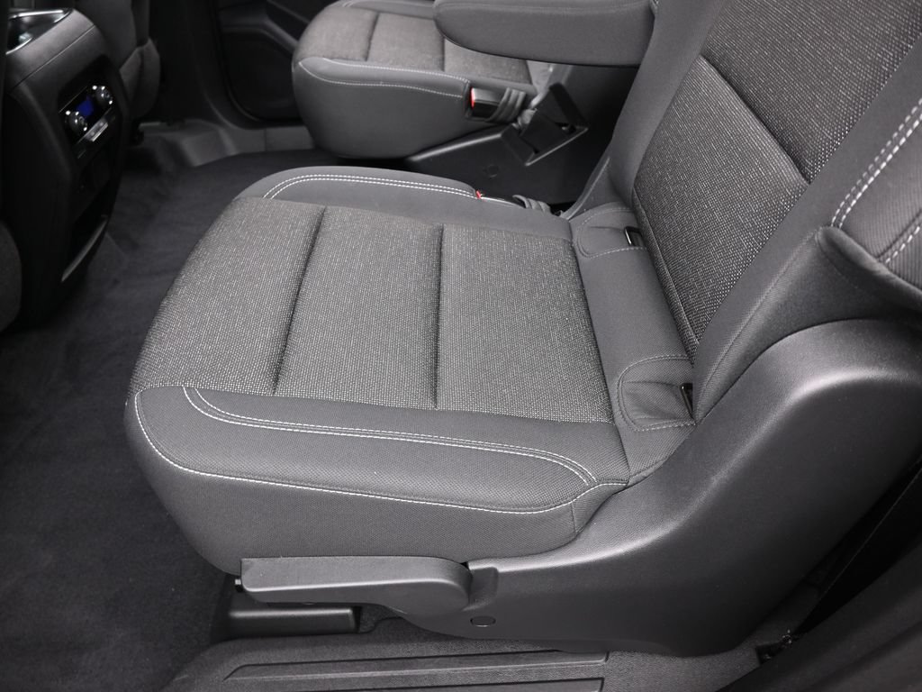 Used 2024 Chevrolet Traverse LT FWD image 35