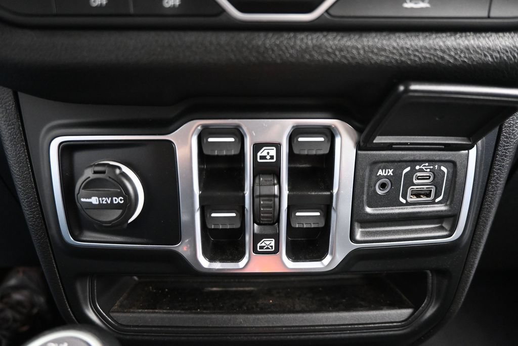 Used 2025 Jeep Gladiator Sport AWD/4WD image 22