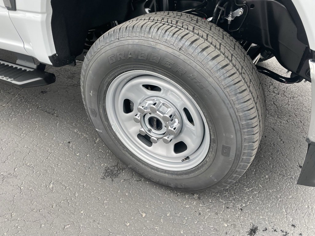 New 2026 Ford F350 XL w/ XL Chrome Package image 3