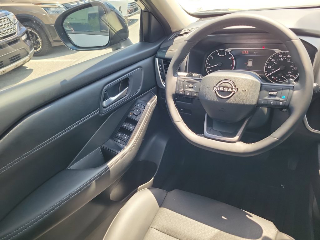 Used 2026 Nissan Rogue Dark Armor FWD image 15