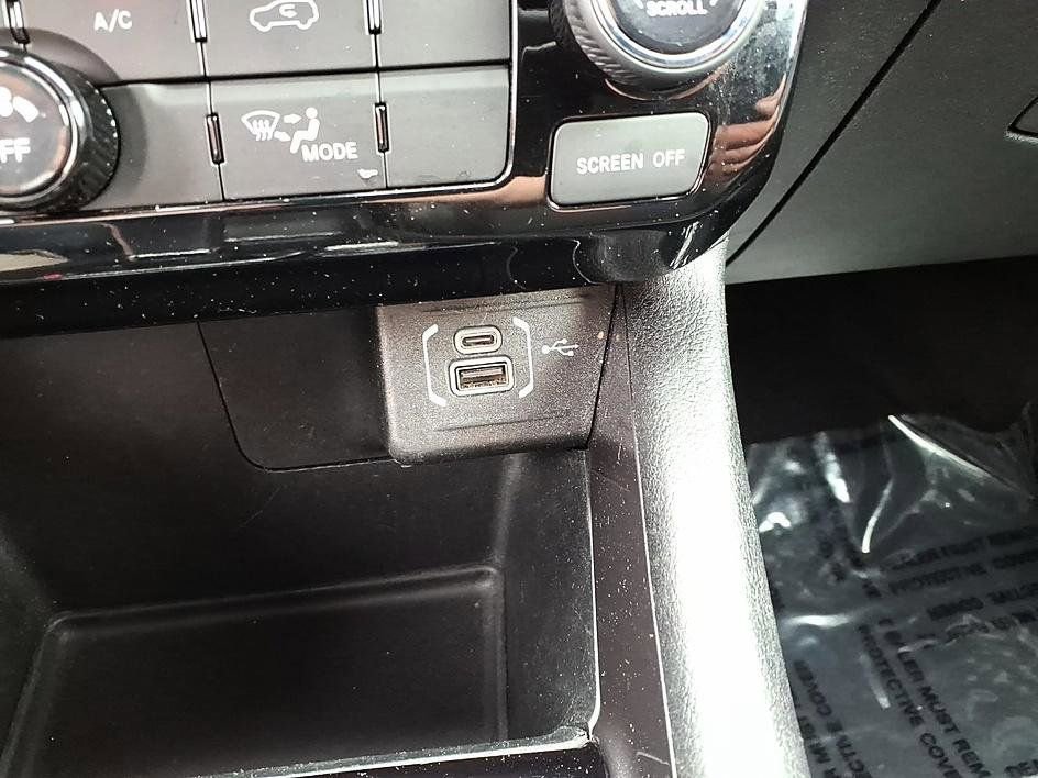 Used 2024 Jeep Compass Latitude AWD/4WD image 31