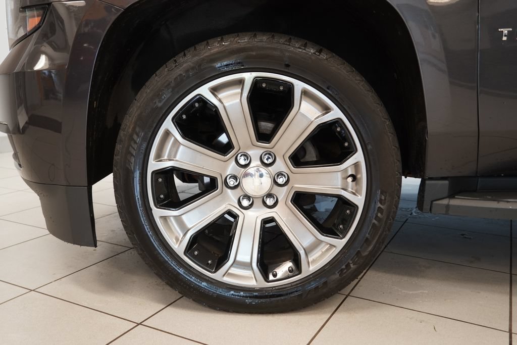 Used 2017 Chevrolet Tahoe LT w/ Luxury Package AWD/4WD image 19