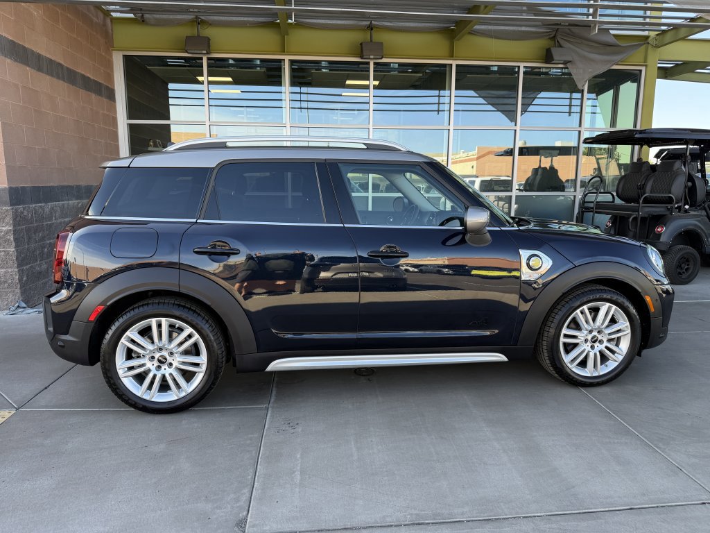 Used 2023 MINI Cooper Countryman SE w/ Storage Package image 9