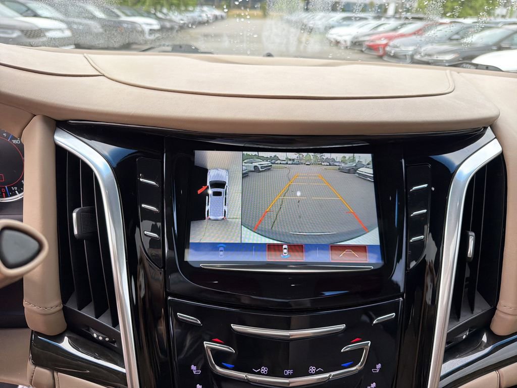 Used 2019 Cadillac Escalade ESV Platinum image 30