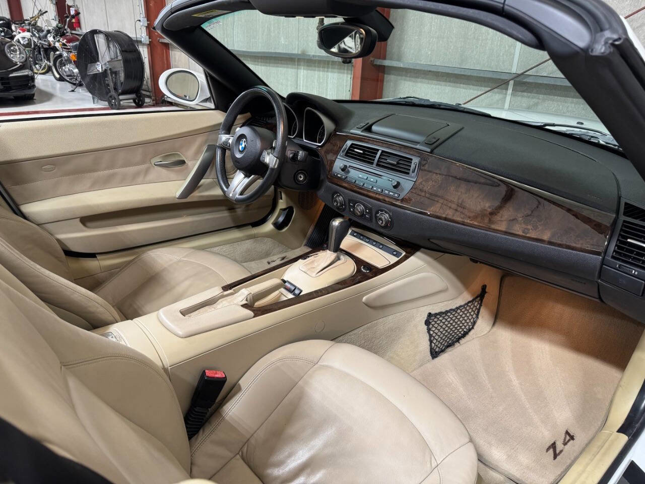 Used 2007 BMW Z4 3.0si image 16