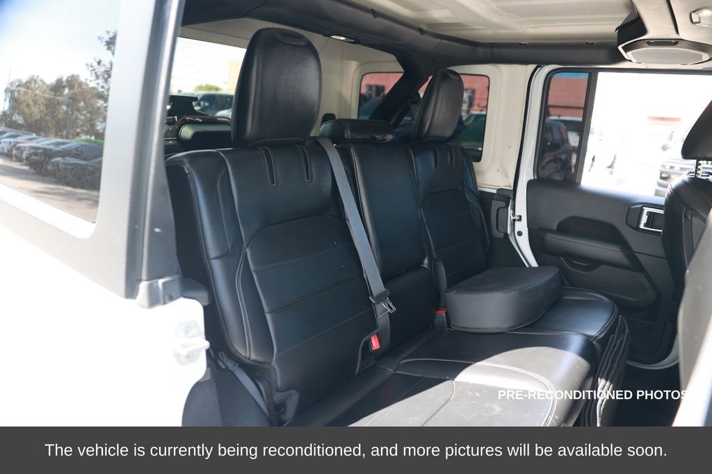 Used 2023 Jeep Wrangler Unlimited Sahara image 13