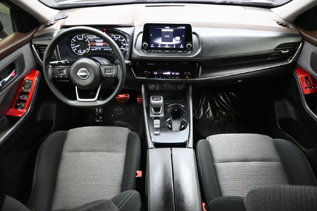 Used 2022 Nissan Rogue SV FWD image 11