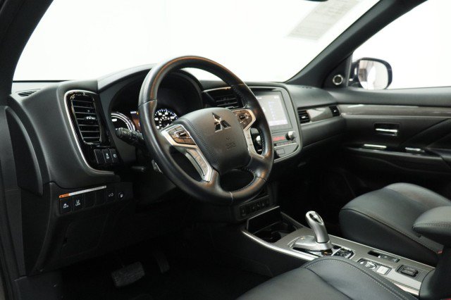 Used 2020 Mitsubishi Outlander SEL AWD/4WD image 6